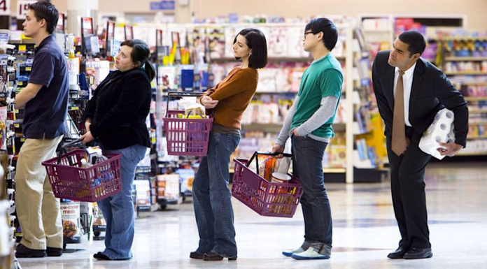 Pazienza e shopping, Tiendeo: dopo 11 minuti di coda, mollo tutto.