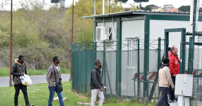 Disumanità: Cittadinanzattiva su sgombero CARA di Castelnuovo.