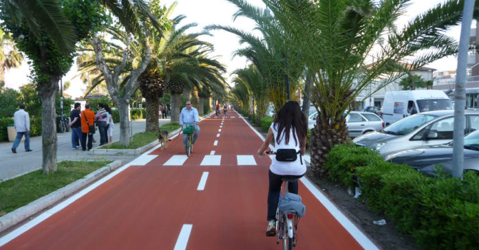 Piste ciclabili: sono sicure? Inchiesta in sei città.