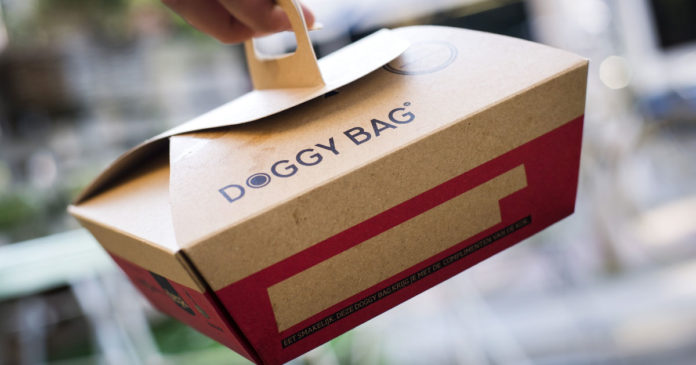 Spreco alimentare, Coldiretti: “doggy bag” solo per un italiano su tre.